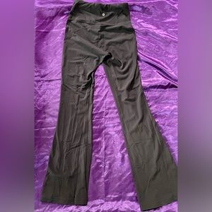 Black Lululemon Yoga Pants 6